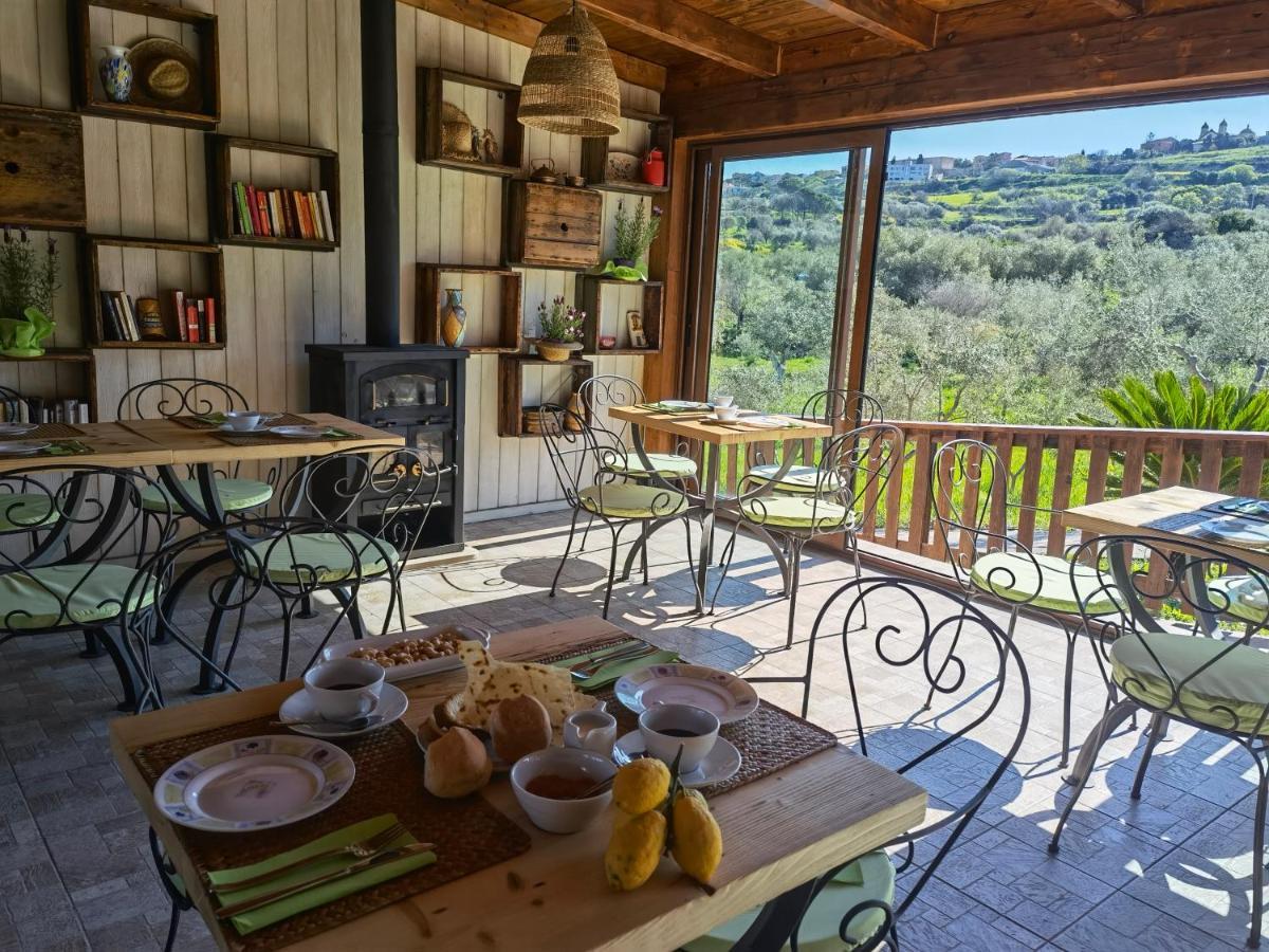La Corte Degli Ulivi - Albergo Rurale Tresnuraghes ภายนอก รูปภาพ