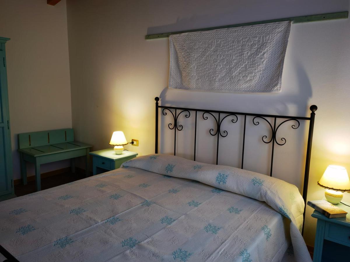 La Corte Degli Ulivi - Albergo Rurale Tresnuraghes ภายนอก รูปภาพ