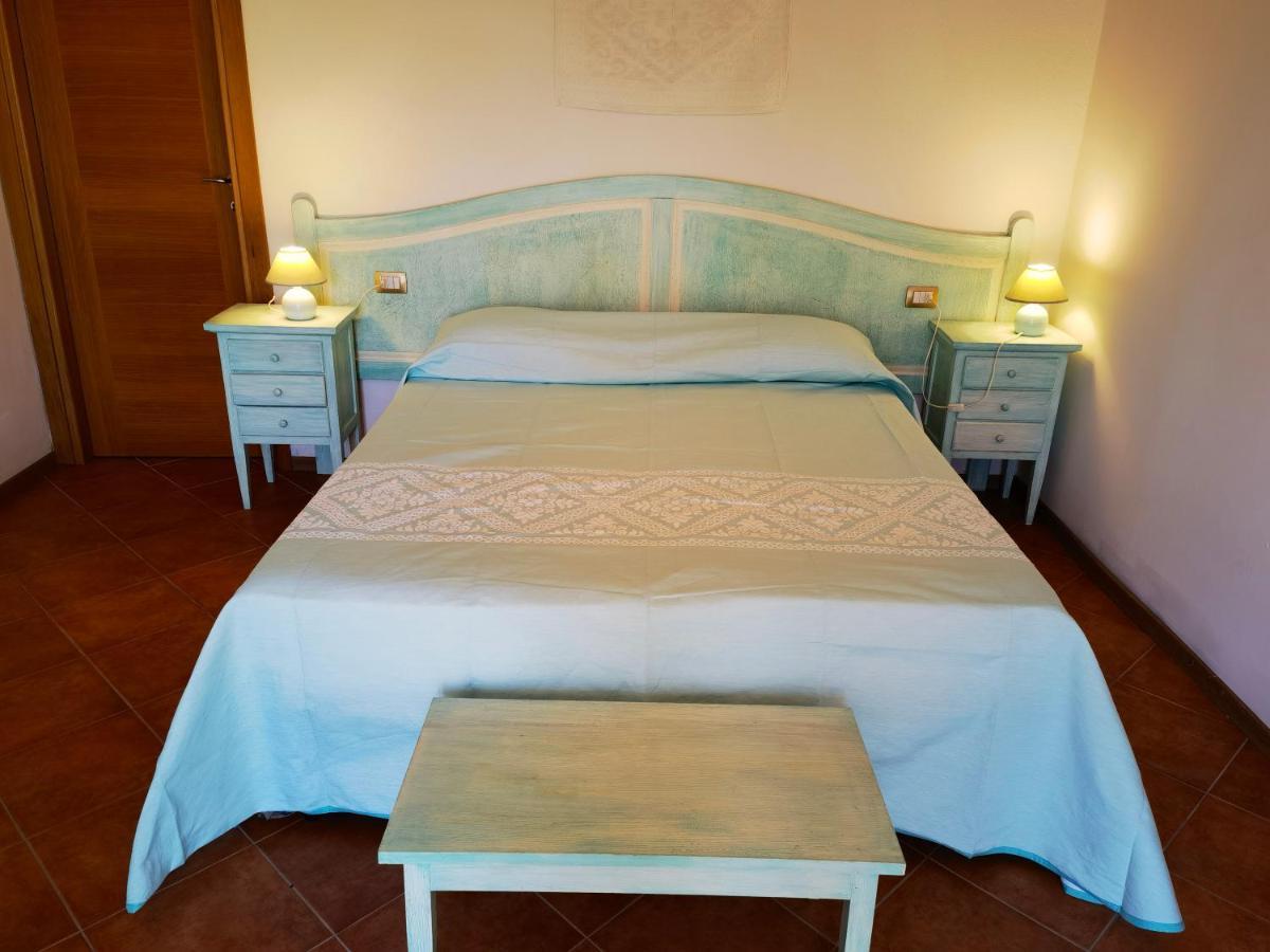 La Corte Degli Ulivi - Albergo Rurale Tresnuraghes ภายนอก รูปภาพ