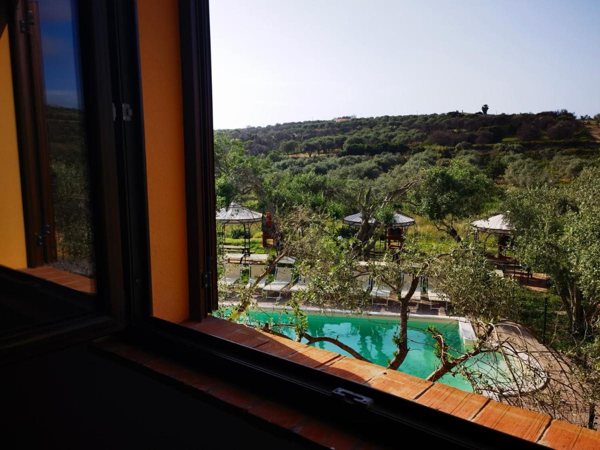La Corte Degli Ulivi - Albergo Rurale Tresnuraghes ภายนอก รูปภาพ